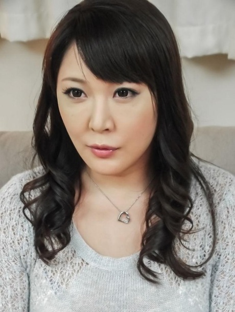 Hinata Komine actrice chaude des photos