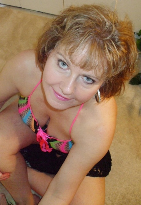 mature MILF Cally Jo Karups femmes plus âgées adulte xxx photo