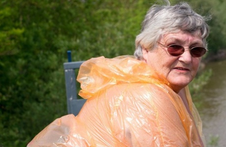 mamie leabian yits géants nu érotique photo