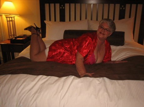 belle-tante mature xxx de haute qualité photo