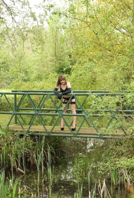 oldtures de femmes sautant chaud en haute qualité des photos