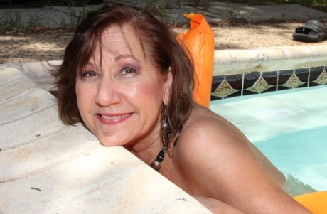 sexe de mamie mature plus âgée assez gratuit images