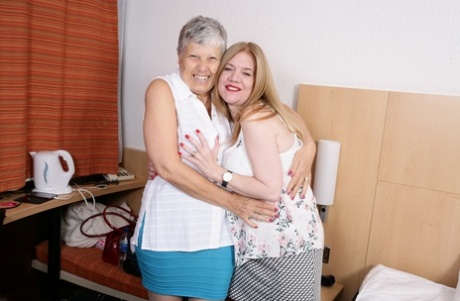 vraie orgie de grand-mère nu meilleur images