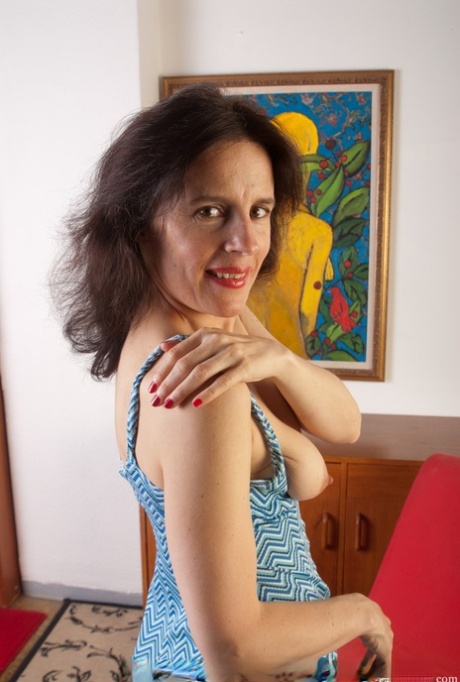 femme mamie asiatique haut por galerie