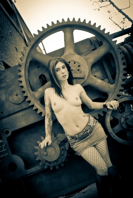 Joanna Angel modèle nu photo