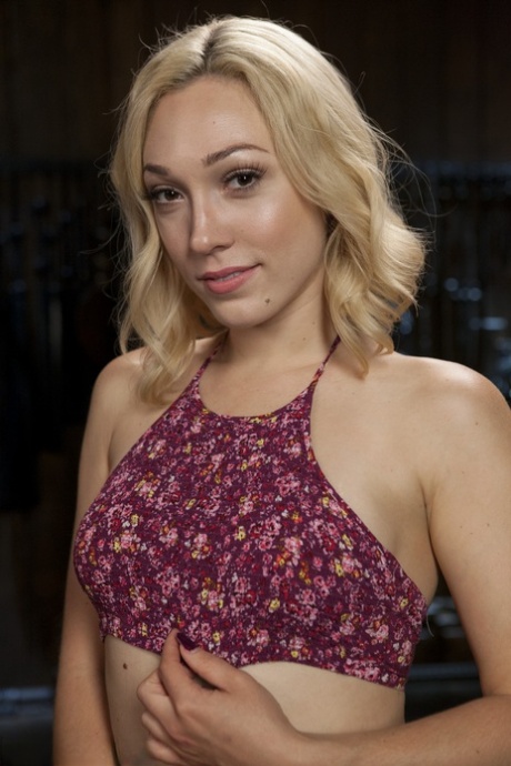 Lily LaBeau meilleure star du porno img