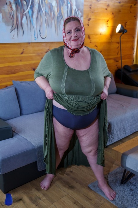 mamie bdsm anal gode torture art exclusif collection