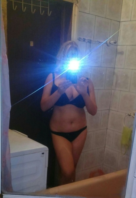 Femme de 40 ans qui se sent vieille pornographique en haute définition photo