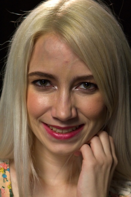 Ranie Mae star du porno adulte images
