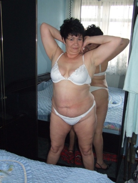 mature sperme sur les seins chaud sympa collection